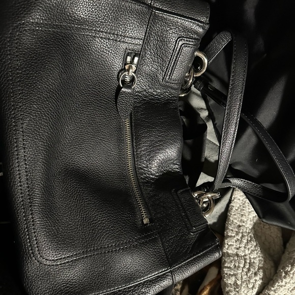 Beautiful black coach bag - Picture 3 of 6